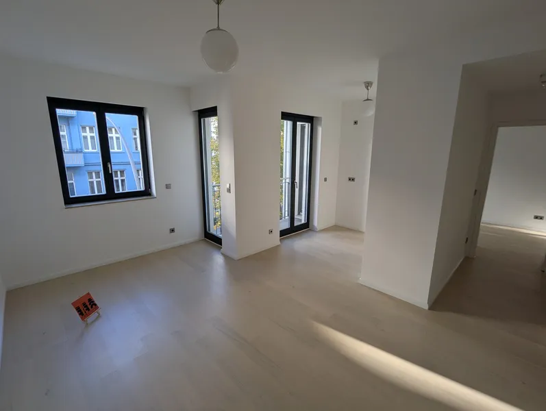 Modernes Wohnen im Herzen von Friedrichshain: Frisch renovierte 2-Zimmer-Wohnung (48 m²) — photo 1